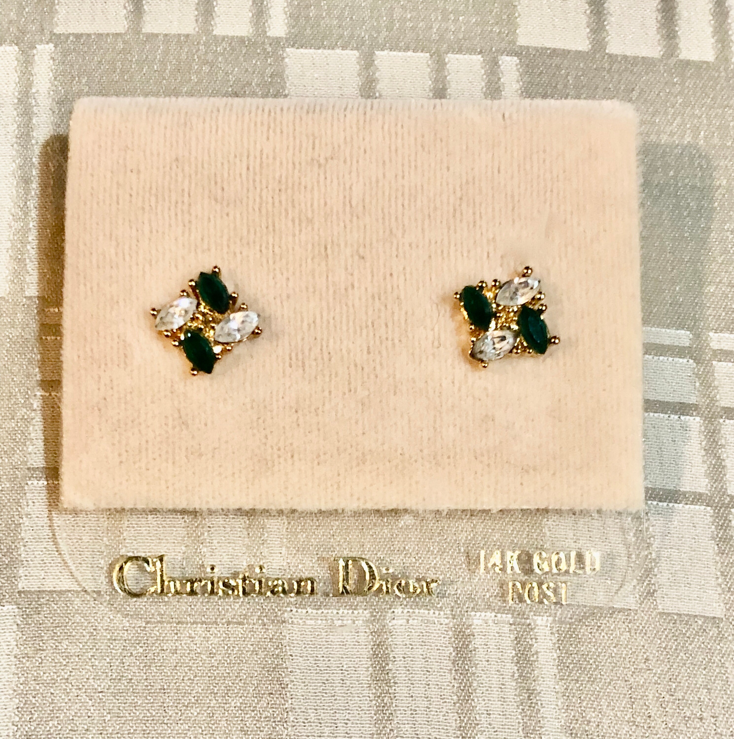 Dior ロゴ グリーンストーン　リング Christian Dior Vintage 1980s Knot Bow Crystals Emerald Water