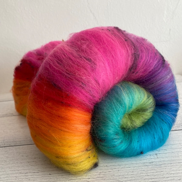 Rainbow Merino Wool Batt: Art Yarn Fiber, Black Silk Noil (2.6 oz)