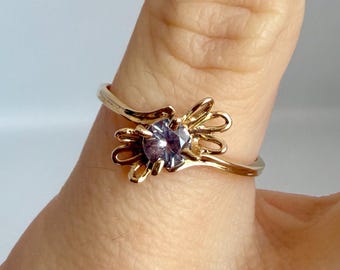 Anillo vintage de oro de 10 quilates y amatista morada de 0,09 quilates, década de 1970, talla 5,5