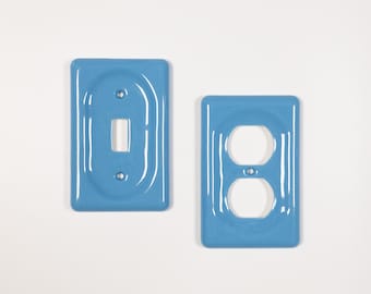 Placas para interruptores y tomacorrientes de cerámica estilo vintage en azul claro - Art Déco, decoración moderna para el hogar