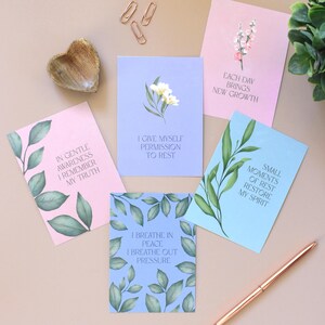 Tarjetas imprimibles de afirmaciones de atención plena y diario de autocuidado para aliviar la ansiedad y brindar apoyo emocional.