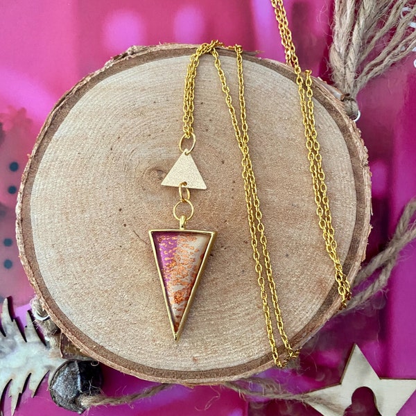 Pendentif triangle rose et dorée