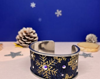 Bracelet manchette ajustable acier inoxydable plaqué argent , tissu , Swarovski