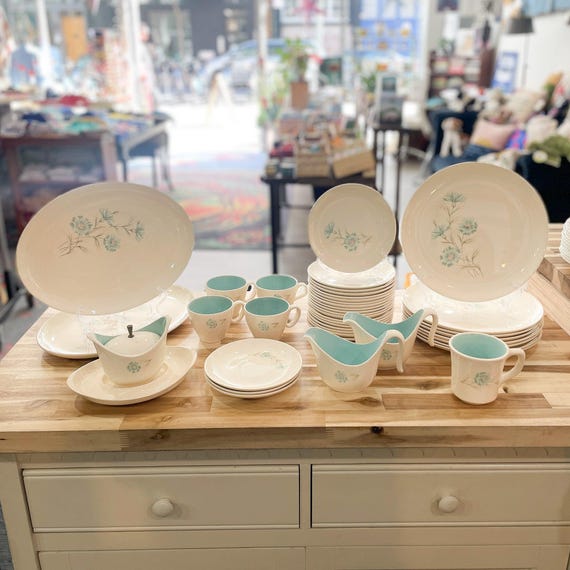 Vintage Taylor Smith Taylor Dinnerware: Timeless Elegance 1 Vintage Taylor Smith Taylor Dinnerware: Timeless Elegance