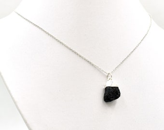 Colgantes de turmalina negra natural en bruto, collar con piedra de nacimiento en bruto sin cortar para regalo, colgante de cadena en bruto de cristal curativo de turmalina