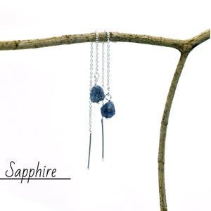 Pendientes de zafiro azul con piedra de nacimiento en bruto, con cristales curativos en bruto, con múltiples piedras preciosas, regalo minimalista, joyería para ella