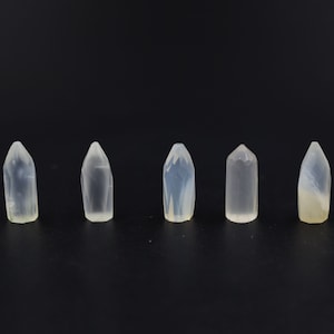 Naturlig vit månsten fasetterad pekare lös ädelsten månsten penna kula smyckestillverkning juni födelsesten vit månsten kula leverans