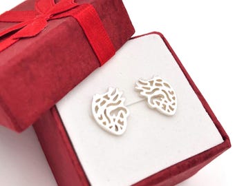 Sterlingzilveren anatomische hartoorbellen: handgemaakte wetenschappelijke sieraden