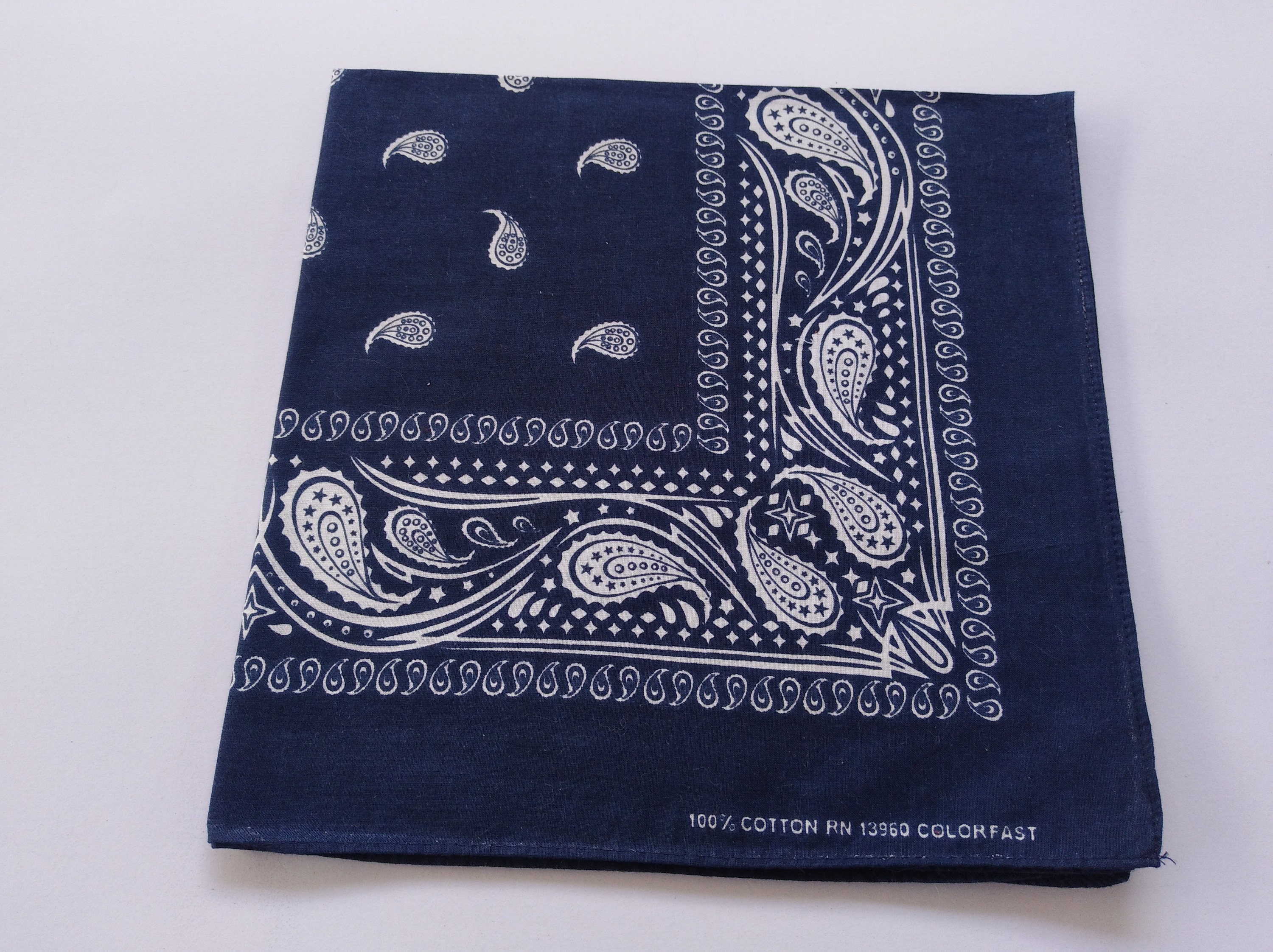 vintage bandana Kiss And Hearts Navy Blue And Pink RN‎ 13960 Blue Paisley Bandana, 21 main image 3