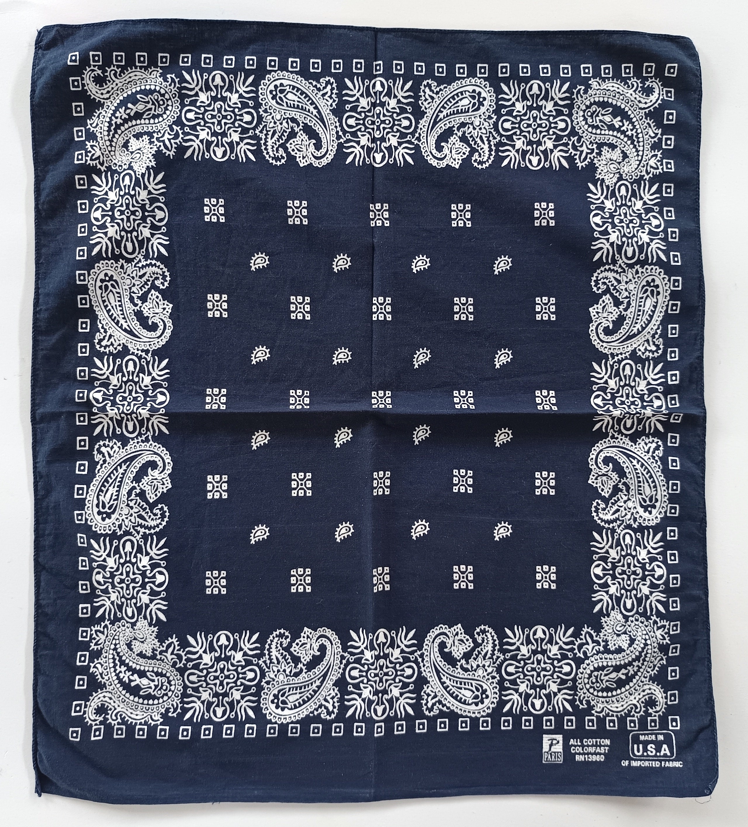 小物 90s  WASHFASTCOLORS cross bandana WHITE Vintage 90s Colorfast 13960 Happy Face Scarf Bandana 21