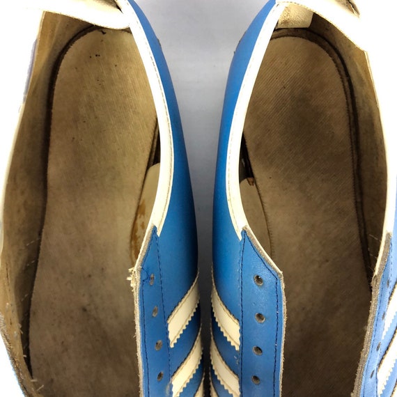 {keywor d} adidas originals rekord trainers