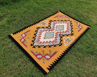5x8 Ft Handwoven Wool Navajo Rug Geometric Pattern North Eastern Region Home Décor Housewarming Two Gray Hills Rug Large Area Zapotec Rug