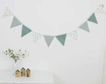 Cadena de banderines con nombre en eucalipto blanco-menta decoración habitación infantil en tela individualizada