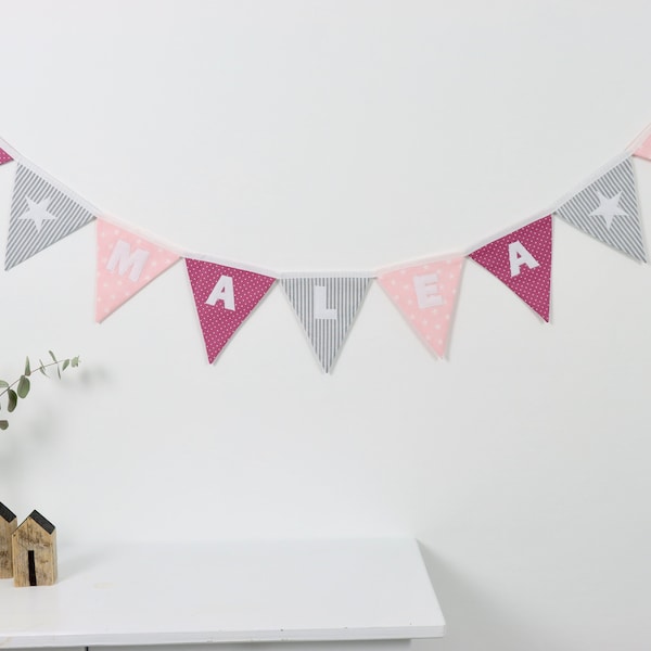 Pennant chain with names & asterisks grey-pink-berry hand-sewn children's room decoration