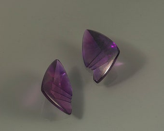 Fantasy cut / triangle shape amethyst / cutter Bernd Munsteiner / matched pair / designer gemstones / collector gemstones