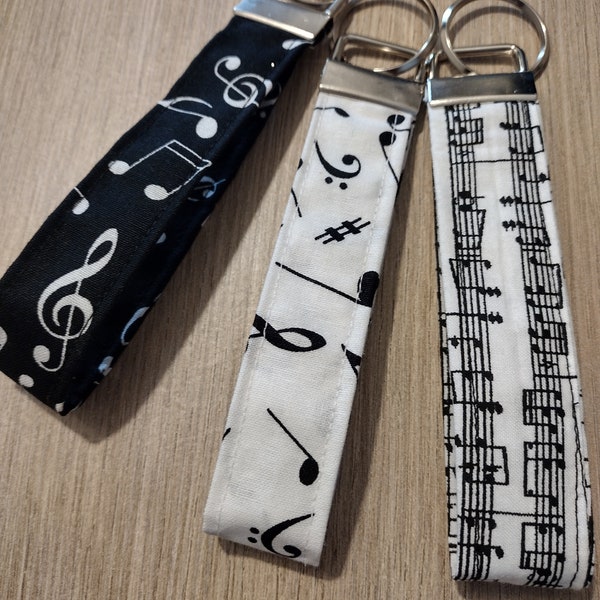 Black and White Music Notes Key Fob Musical Key Chain Band Choir Orchestra Wristlet