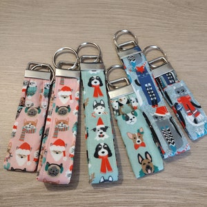 Holiday Pet Key Fob: Christmas Cat & Dog Wristlet Keychain