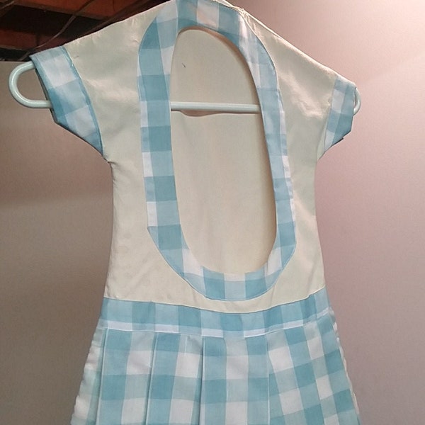 SALE!! Vintage Clothespin Bag - Laundry Room Decor - A Bit of Nostalgia