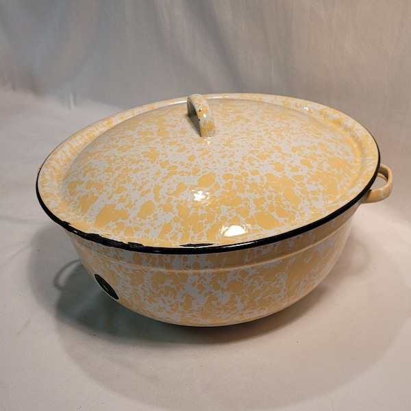 Vtg Yellow Speckled Enamelware   Pot w/Lid 10"