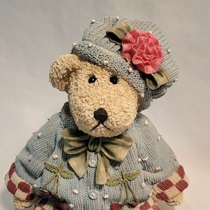 Vintage RARE Collectible Musical Resin Bear - 6.75&quot; Tall x6.50 wide - Mint Condition - Nursery -