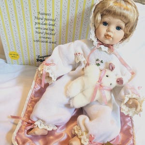 Seymour Mann Connoisseur Collection Porcelain Seated Musical TINY TINA Doll 1999