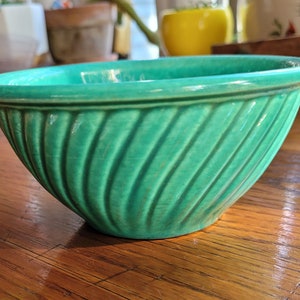 Vintage Watt Pottery Swirl Rimmed Bowl Nesting Bowl Bluish Green USA
