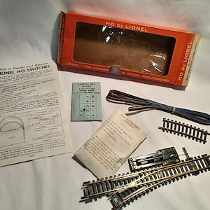 Vintage HO scale Lionel 0922 Right Hand Remote Control Track Switch with Box