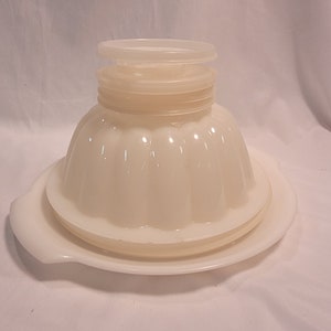 Vintage Tupperware Jel-N-Serve 7 Piece Set - Excellent Condition
