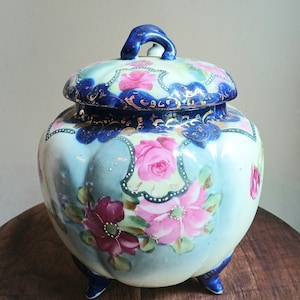 SALE!  Vintage Footed Ginger Jar - cobalt Blue and Gold w Roses - Very Good Condition