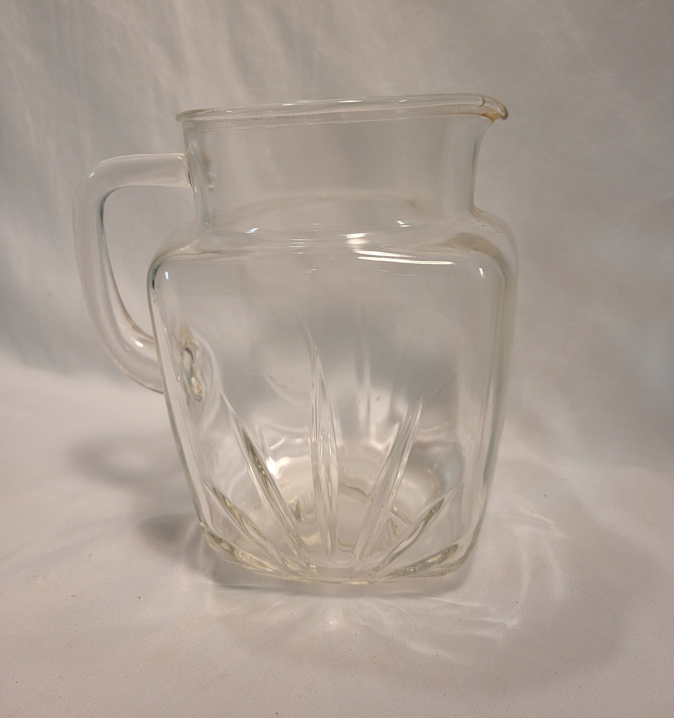 Vintage Federal Clear Pressed Starburst Glass Star Pitcher Sunrise Emb –  Fluffernutter Vintage