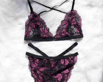 Cerise strappy lingerie setStrappy lace lingerie high leg
