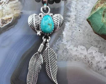 Collier Pendentif À Pointe De Cristal Avec Corde En Cuir Réglable