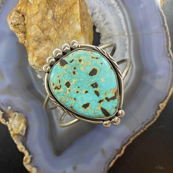 Elegant Vintage Native American Navajo Blue Green Turquoise Sterling Silver Bracelet Elegant Vintage Native American Navajo Blue Green Turquoise Sterling Silver Bracelet