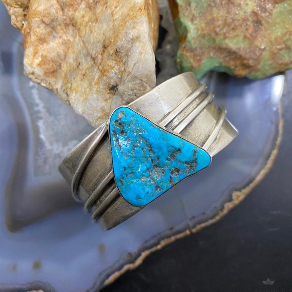 Striking Vintage Native American Jewelry Navajo Triangular Turquoise Sterling Silver Cuff Bracelet Striking Vintage Native American Jewelry Navajo Triangular Turquoise Sterling Silver Cuff Bracelet