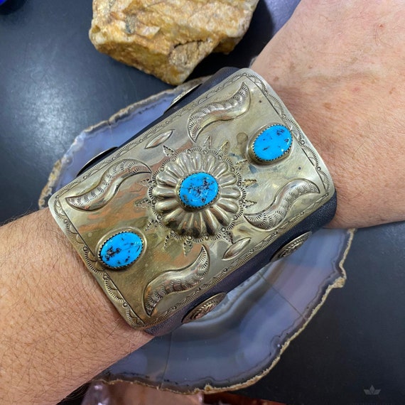 Custom Vintage Native American Navajo Old Kingman Turquoise Sterling Silver Bowguard Custom Vintage Native American Navajo Old Kingman Turquoise Sterling Silver Bowguard