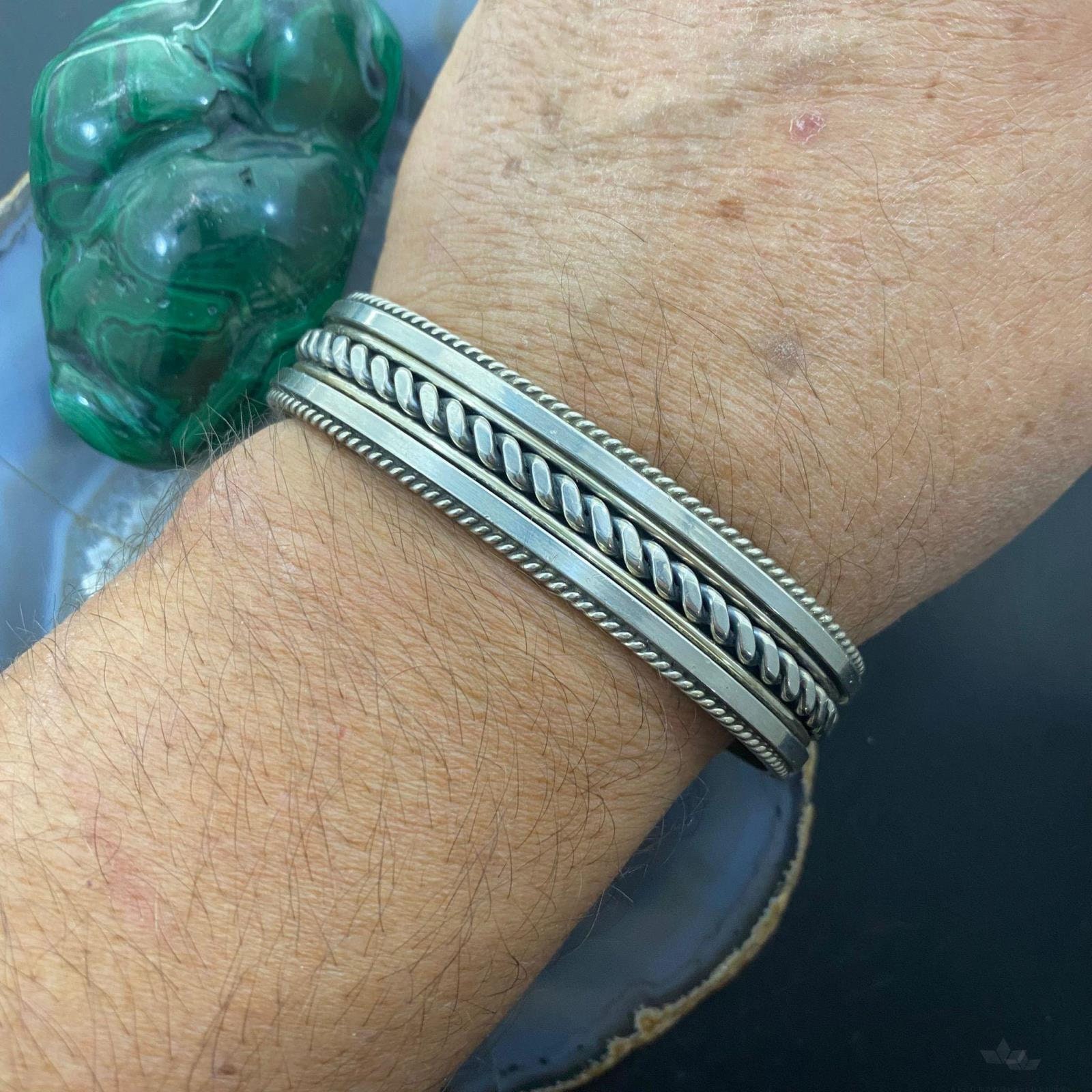 Important Aaron Anderson Native American Navajo Zig Zag Sterling Silver Bracelet Important Aaron Anderson Native American Navajo Zig Zag Sterling Silver Bracelet