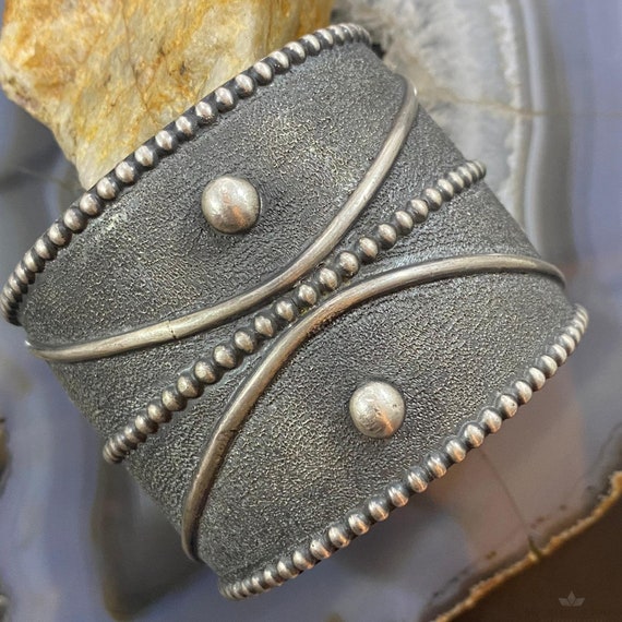 Outstanding Native American Navajo Sterling Silver Signed Tawney Willie Bracelet Outstanding Native American Navajo Sterling Silver Signed Tawney Willie Bracelet