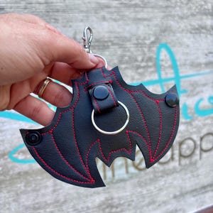 Bat keychain, goth keychain, bath key holder, Halloween keychain, Halloween key pouch, bat key sleeve, goth key sleeve, vampire keychain
