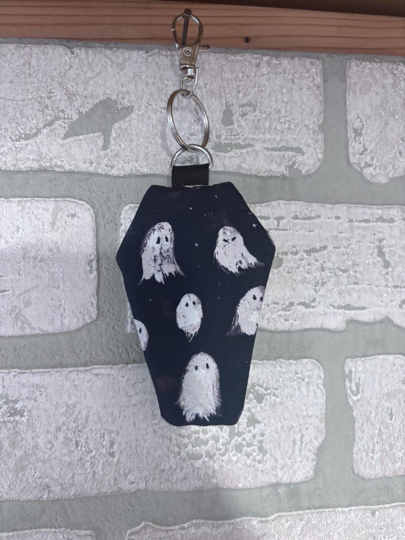 Coffin lip balm holder, goth keychain holder, goth lip balm, coffin coin pouch, coffin lip balm case ghosts