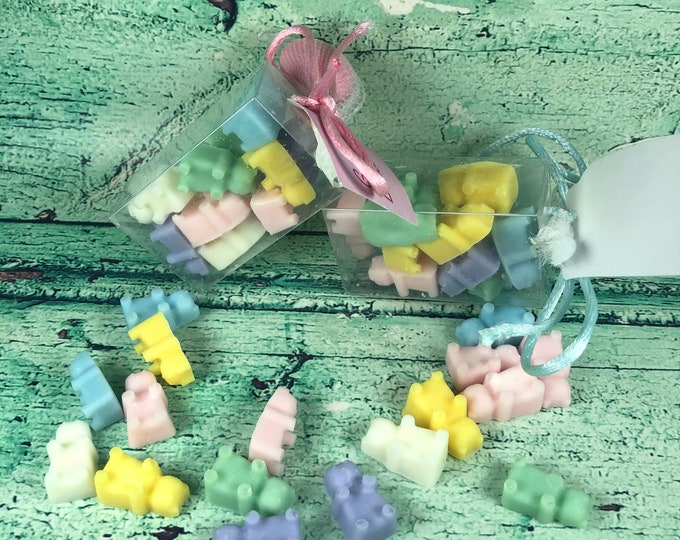 30 confezioni con micro orsetti in cera di soia in scatolina con tag e confetto segnaposto bomboniera battesimo comunione cresima matrimonio