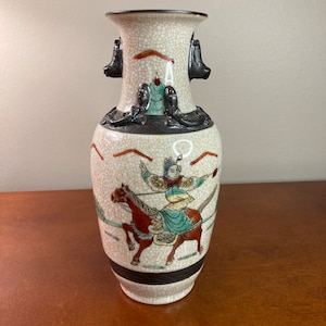 Chinese Crackle Glaze Vase Chenghua Seal Warrior Horse Design