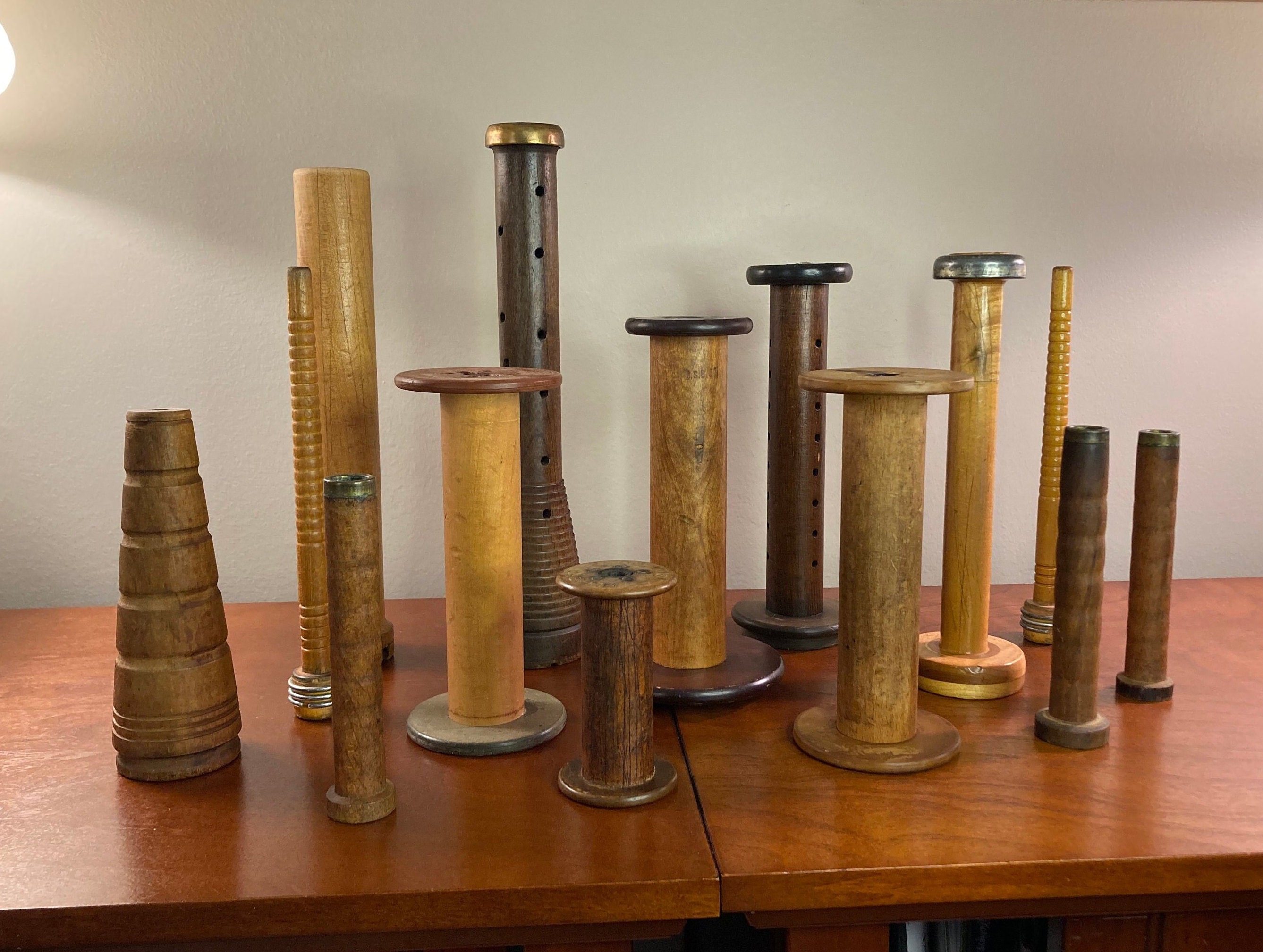 Lot Of 23 Vintage Wooden Spools of Thread Mixed Sizes & Colors + 11 Dritz  Caps