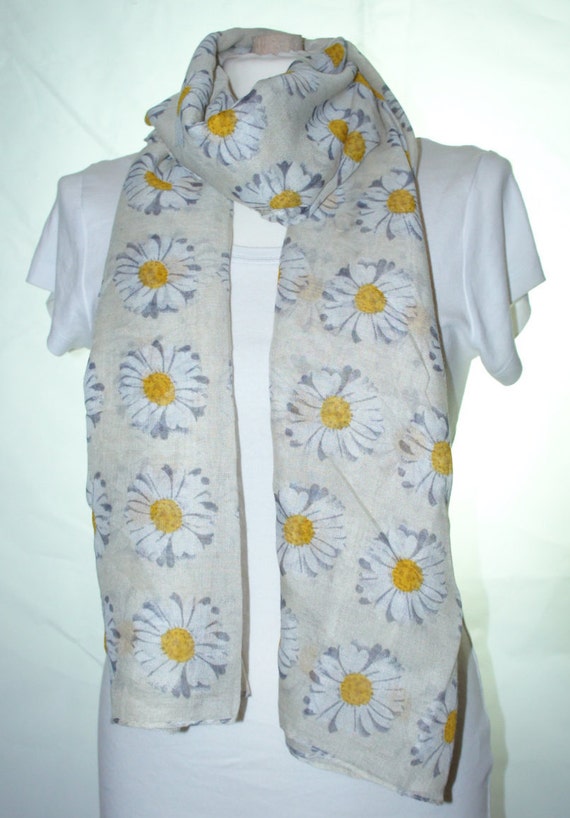 Large Soft Grey Ladies Daisy Flower Scarf