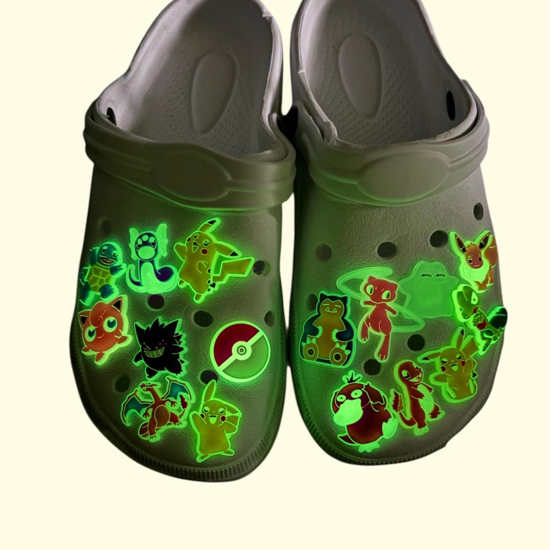 Crocs Glow In The Dark White Clogs With Set Of 8 Jibbitz - Mens Size 10 - NWOB CROCS UFO Jibbitz 10007398 - Shiekh main image 2