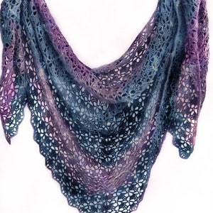 Crochet shawl Adele