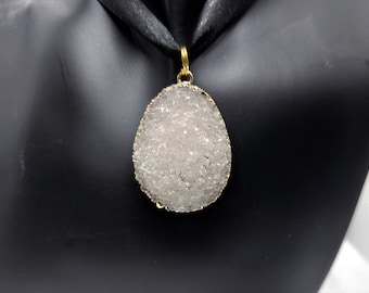 La Dame Blanche Crystal Pendant