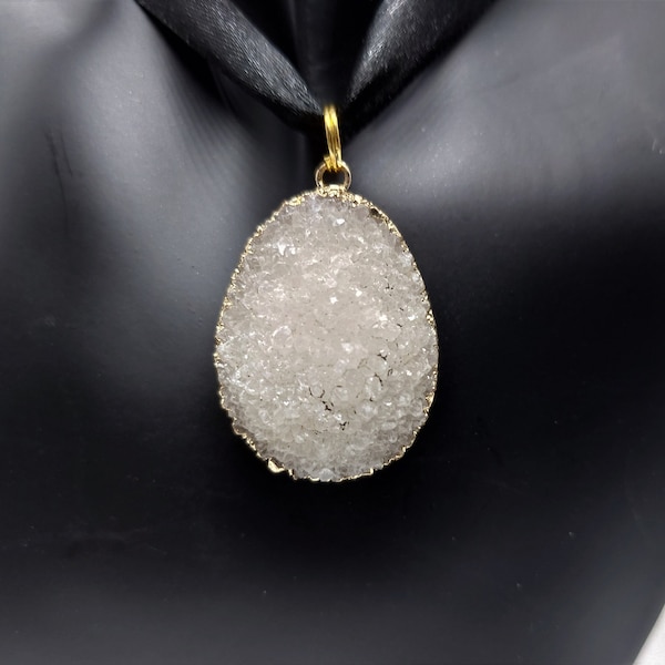 La Dame Blanche Crystal Pendant