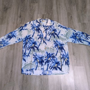 vintage 1950s ALII LOLE long sleeve Rayon CREPE hawaiian shirt featuring Aloha Tower