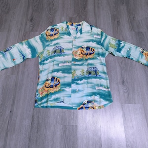 vintage 1950s WAIKIKI SPORTS long sleeve Rayon Crepe HAWAIIAN shirt