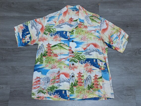 vintage 1940s CREPE RAYON hawaiian shirt pagoda pr